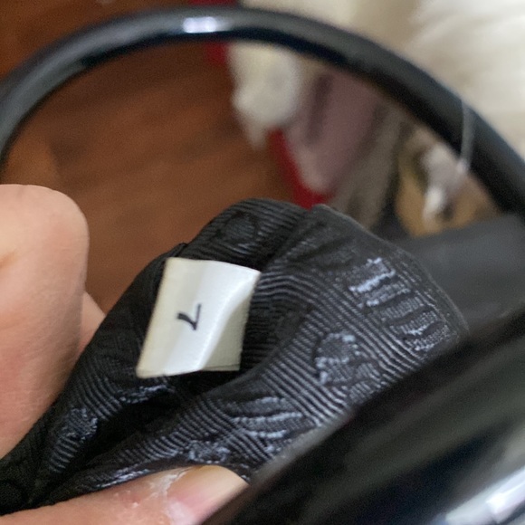 Prada - Picture 9 of 11